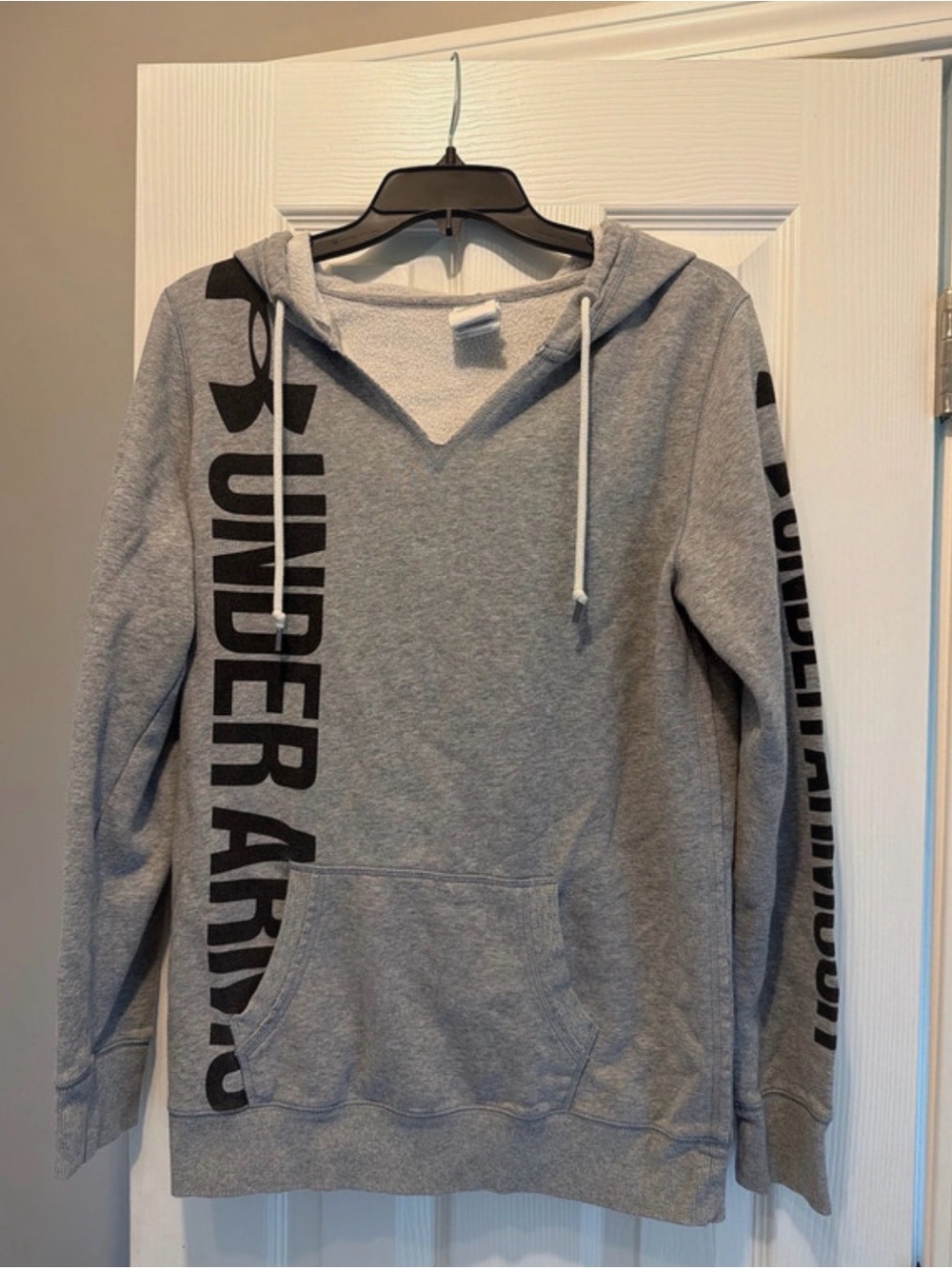 Under Armour Light Gray hoodie size medium